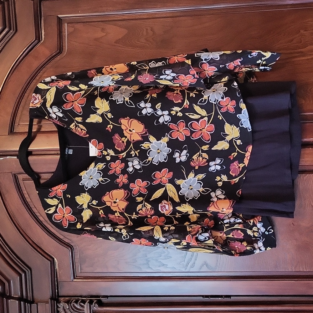 Avec long-sleeved batwing sheer top